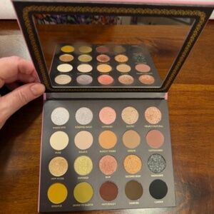 Glaminatrix Cosmetics Nearly Natural Eyeshadow Palette